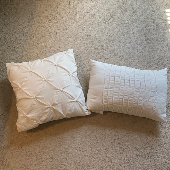 Bedding Set Of 2 Off White Pillows Poshmark